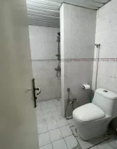 توالت فرنگی و حمام و دستشویی سرویس بهداشتی ویلا در قصردشت